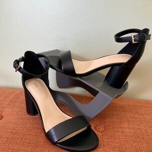 NWOT Nine West Sandy Black Ankle Strap Block Heel Sandals Womens 6W Minimalist
